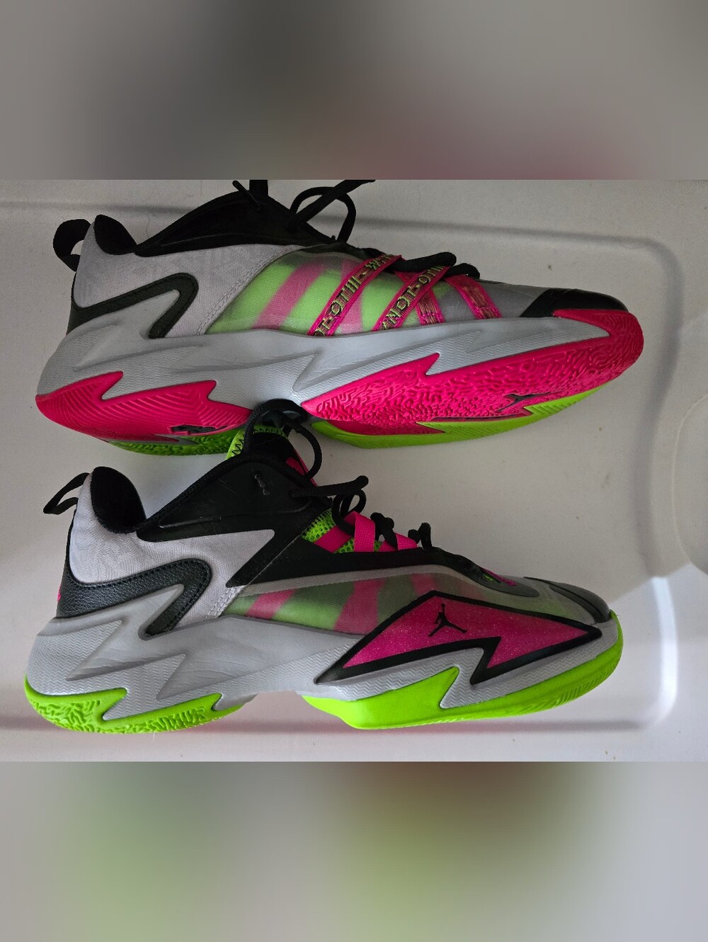 Mens Pink/Lime Green Nike shoes size 9.5